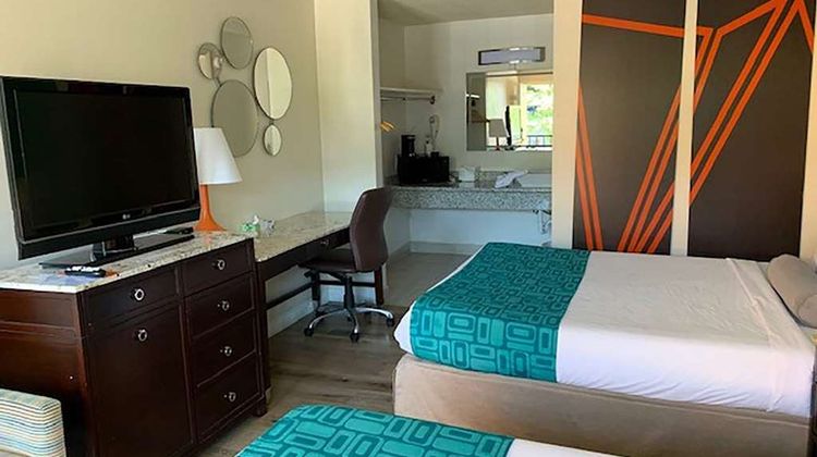 Howard Johnson by Wyndham Reno Room