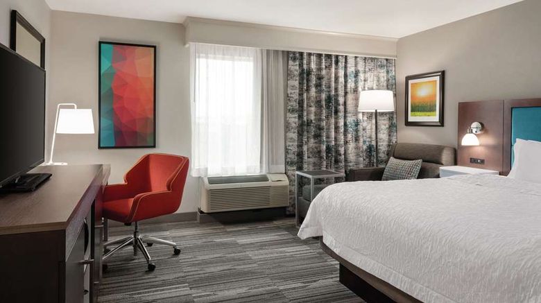 <b>Hampton Inn Champaign Southwest Room</b>. Images powered by <a href="https://iceportal.shijigroup.com/" title="IcePortal" target="_blank">IcePortal</a>.