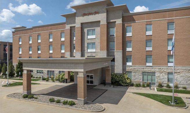 Hampton Inn Champaign Southwest Exterior