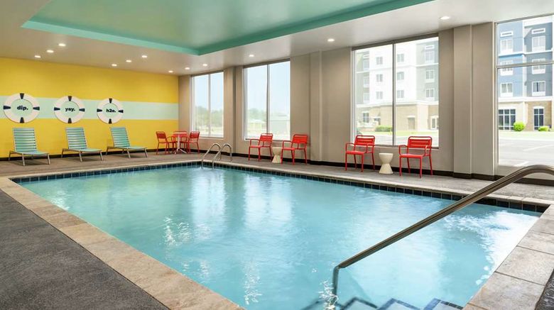 <b>Tru by Hilton Florence I-95 Pool</b>. Images powered by <a href="https://iceportal.shijigroup.com/" title="IcePortal" target="_blank">IcePortal</a>.