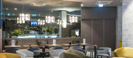 Hampton by Hilton Poznan Old Town Lobby