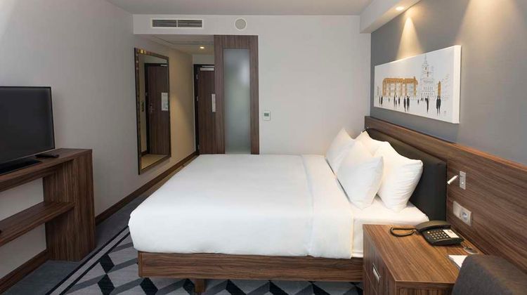 Hampton by Hilton Poznan Old Town Room