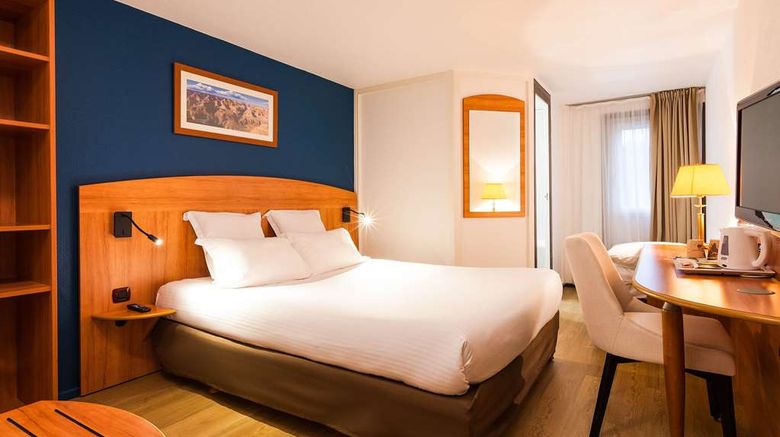 <b>Comfort Hotel Evreux Room</b>. Images powered by <a href="https://iceportal.shijigroup.com/" title="IcePortal" target="_blank">IcePortal</a>.