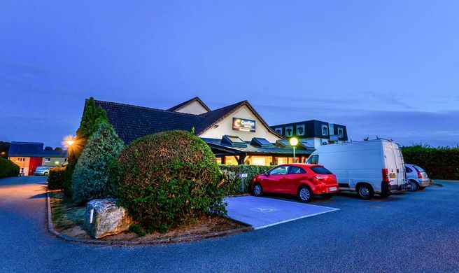 Comfort Hotel Evreux Exterior