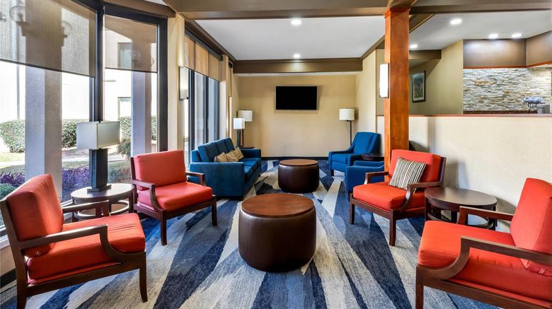 <b>Comfort Inn Roswell Atlanta North Lobby</b>. Images powered by <a href="https://iceportal.shijigroup.com/" title="IcePortal" target="_blank">IcePortal</a>.