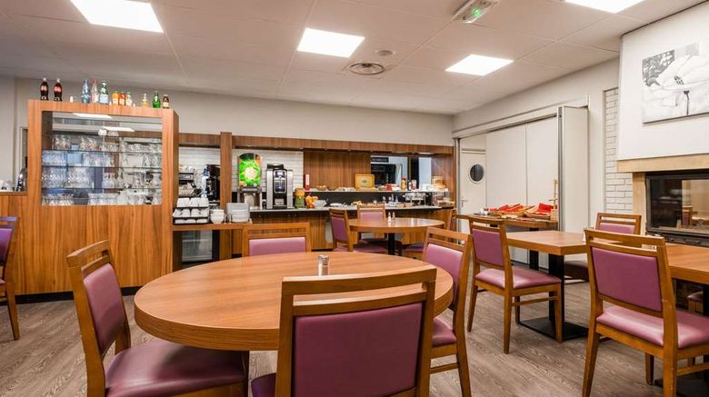 <b>Comfort Hotel Etampes Restaurant</b>. Images powered by <a href="https://iceportal.shijigroup.com/" title="IcePortal" target="_blank">IcePortal</a>.