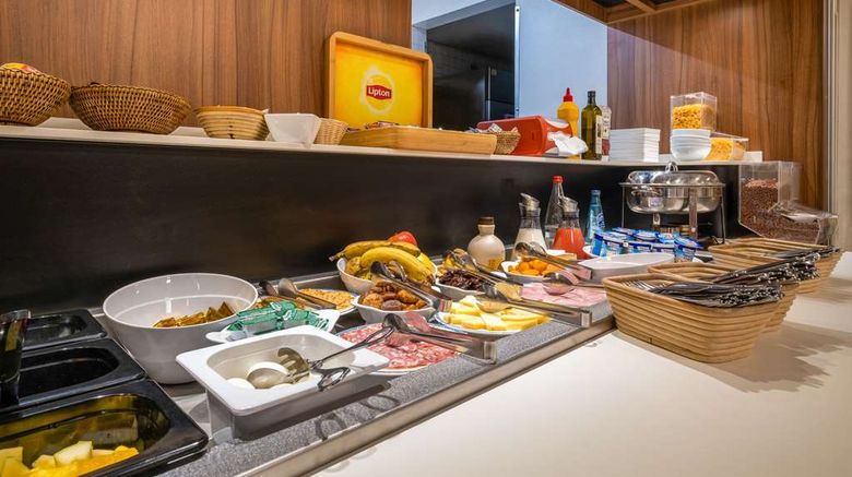 <b>Comfort Hotel Etampes Restaurant</b>. Images powered by <a href="https://iceportal.shijigroup.com/" title="IcePortal" target="_blank">IcePortal</a>.