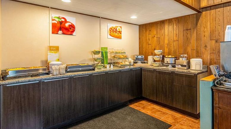 <b>Quality Inn & Suites Restaurant</b>. Images powered by <a href="https://iceportal.shijigroup.com/" title="IcePortal" target="_blank">IcePortal</a>.