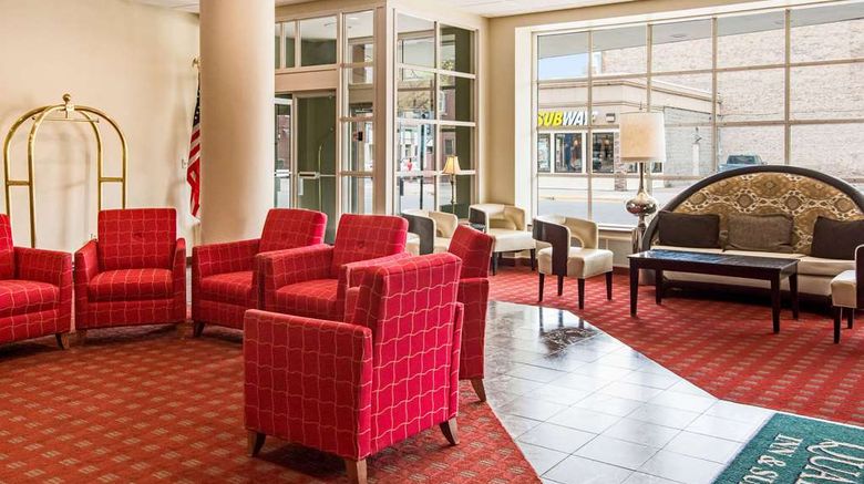 <b>Quality Inn & Suites Lobby</b>. Images powered by <a href="https://iceportal.shijigroup.com/" title="IcePortal" target="_blank">IcePortal</a>.