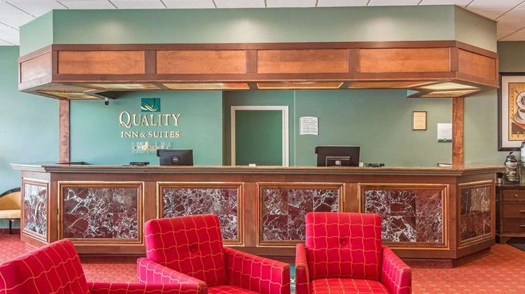 Quality Inn & Suites Lobby