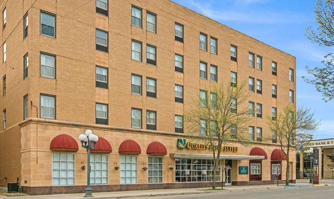 Quality Inn & Suites Exterior