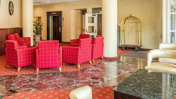 Quality Inn & Suites Lobby
