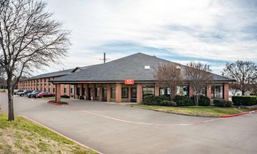 Econo Lodge Inn & Suites McKinney