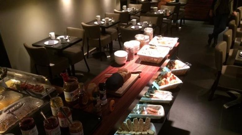 <b>L'Hotel Restaurant</b>. Images powered by <a href="https://iceportal.shijigroup.com/" title="IcePortal" target="_blank">IcePortal</a>.