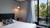 L'Hotel Room