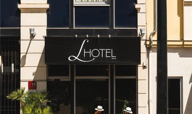 L'Hotel Exterior