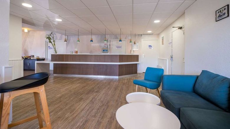 <b>Comfort Hotel Linas - Montlhery Lobby</b>. Images powered by <a href="https://iceportal.shijigroup.com/" title="IcePortal" target="_blank">IcePortal</a>.