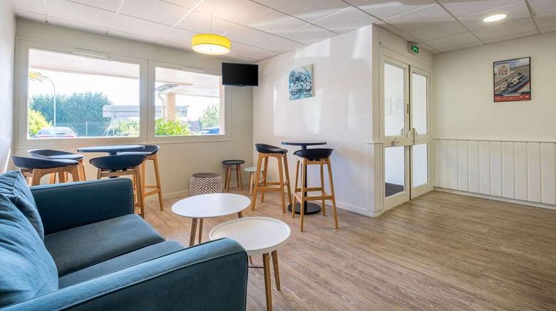 <b>Comfort Hotel Linas - Montlhery Lobby</b>. Images powered by <a href="https://iceportal.shijigroup.com/" title="IcePortal" target="_blank">IcePortal</a>.