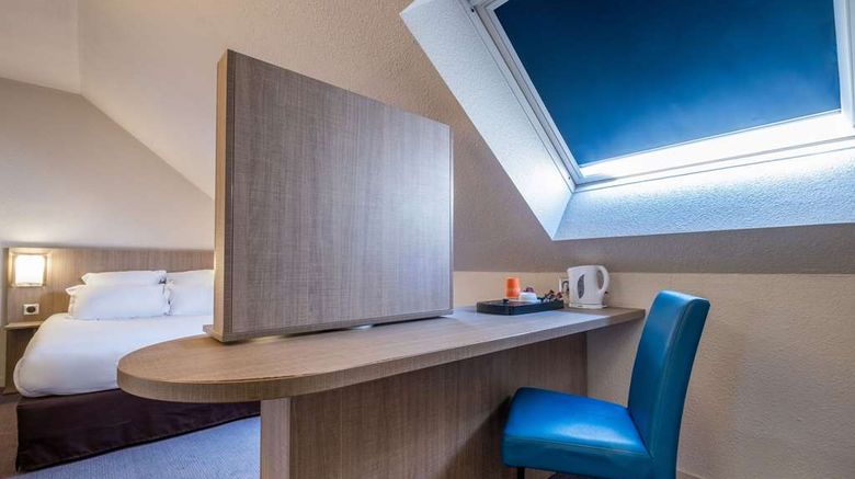 <b>Comfort Hotel Linas - Montlhery Room</b>. Images powered by <a href="https://iceportal.shijigroup.com/" title="IcePortal" target="_blank">IcePortal</a>.