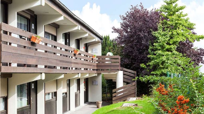 Comfort Hotel Lens - Noyelles Godault Exterior. Images powered by <a href="https://iceportal.shijigroup.com" target="_blank" rel="noopener">Ice Portal</a>.