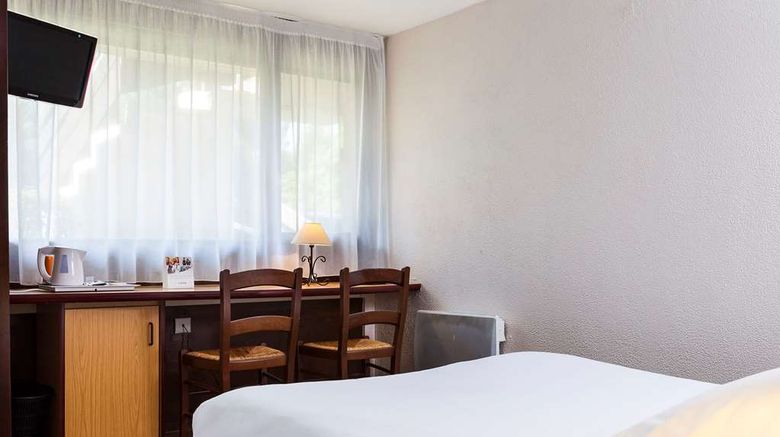 <b>Comfort Hotel Lens - Noyelles Godault Room</b>. Images powered by <a href="https://iceportal.shijigroup.com/" title="IcePortal" target="_blank">IcePortal</a>.