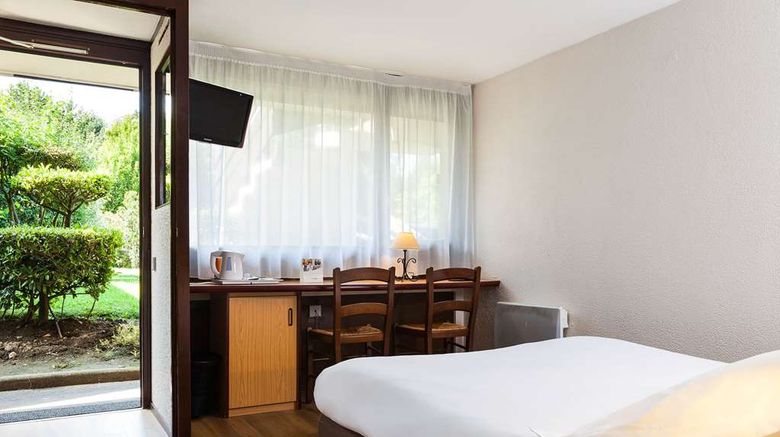 <b>Comfort Hotel Lens - Noyelles Godault Room</b>. Images powered by <a href="https://iceportal.shijigroup.com/" title="IcePortal" target="_blank">IcePortal</a>.