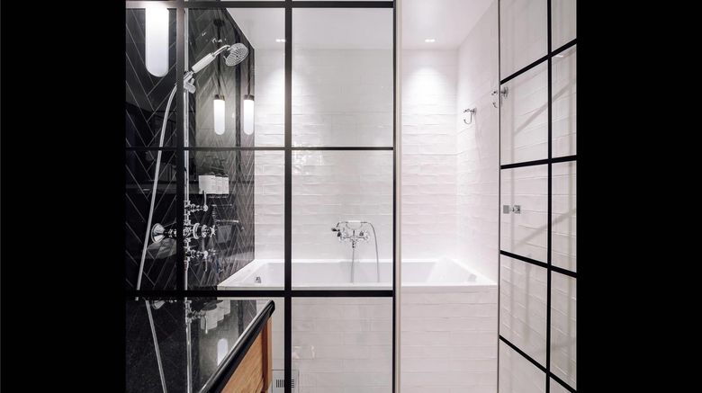 <b>Amerikalinjen Suite</b>. Images powered by <a href="https://iceportal.shijigroup.com/" title="IcePortal" target="_blank">IcePortal</a>.