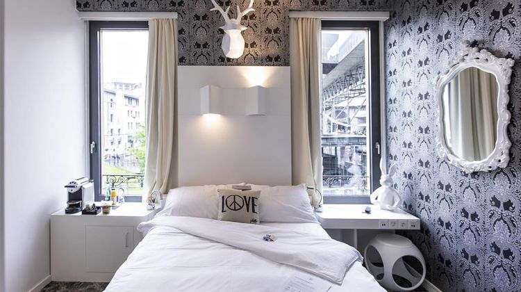 ibis Styles Lausanne Center MadHouse Room
