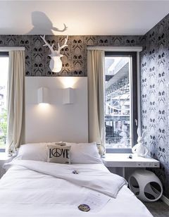 ibis Styles Lausanne Center MadHouse