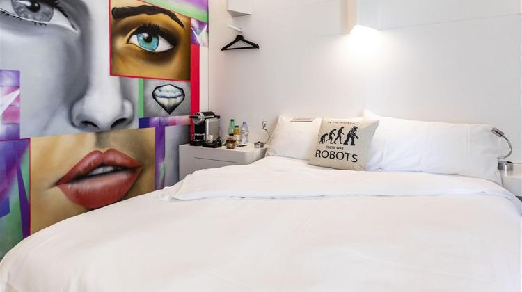 ibis Styles Lausanne Center MadHouse Room
