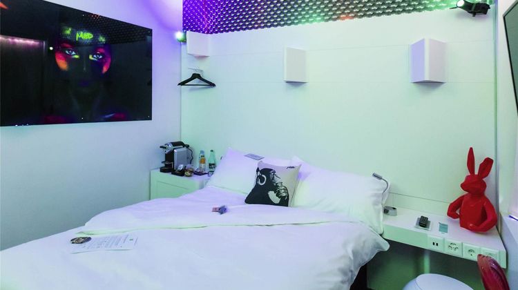 ibis Styles Lausanne Center MadHouse Room