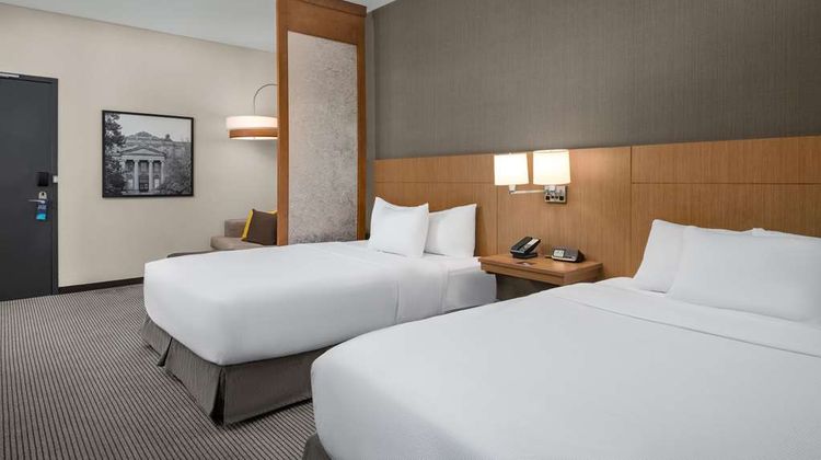 Hyatt Place Iowa City Downtown Room