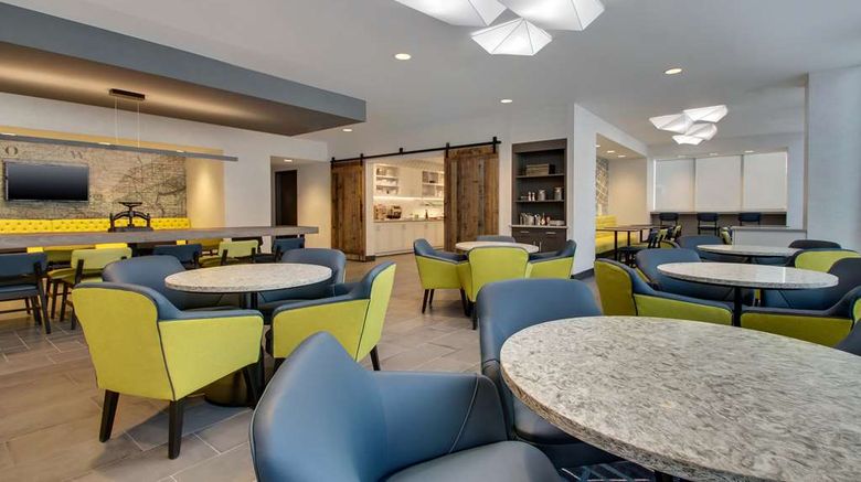 <b>Hyatt Place Iowa City Downtown Lobby</b>. Images powered by <a href="https://iceportal.shijigroup.com/" title="IcePortal" target="_blank">IcePortal</a>.