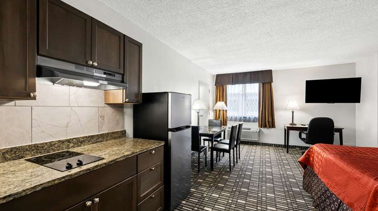 SureStay Plus Hotel by BW Medical Center Suite