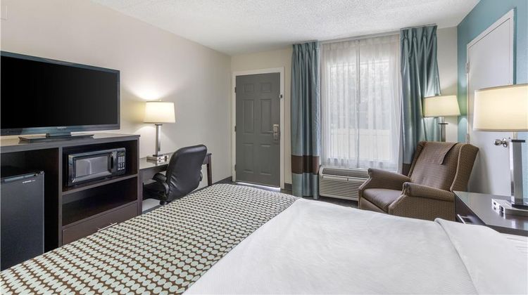 SureStay Plus Hotel by Best Western Room
