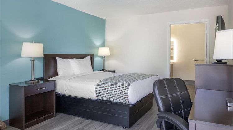 SureStay Plus Hotel by Best Western Room