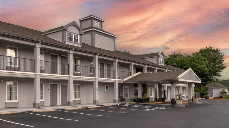 <b>SureStay Plus Hotel by Best Western Exterior</b>. Images powered by <a href="https://iceportal.shijigroup.com/" title="IcePortal" target="_blank">IcePortal</a>.