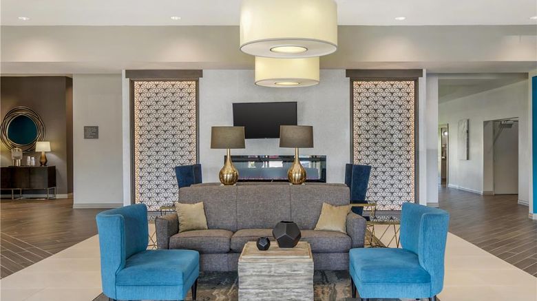 <b>Best Western Plus Parkside Inn & Suites Lobby</b>. Images powered by <a href="https://iceportal.shijigroup.com/" title="IcePortal" target="_blank">IcePortal</a>.
