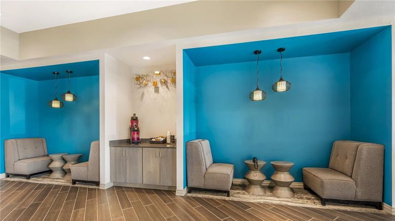 <b>Best Western Plus Parkside Inn & Suites Lobby</b>. Images powered by <a href="https://iceportal.shijigroup.com/" title="IcePortal" target="_blank">IcePortal</a>.