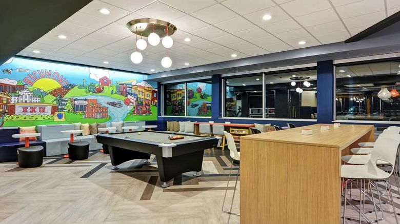 <b>Tru by Hilton Richmond Lobby</b>. Images powered by <a href="https://iceportal.shijigroup.com/" title="IcePortal" target="_blank">IcePortal</a>.