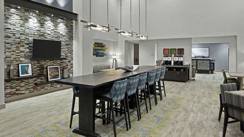 <b>Hampton Inn & Suites Cranberry Twp/Mars Lobby</b>. Images powered by <a href="https://iceportal.shijigroup.com/" title="IcePortal" target="_blank">IcePortal</a>.