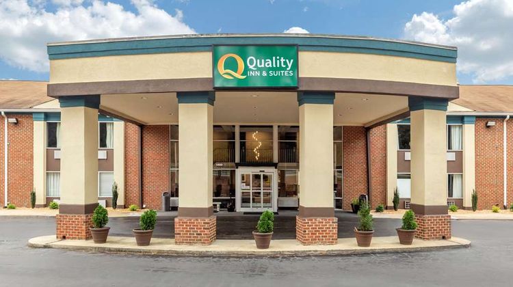 Quality Inn & Suites Exterior
