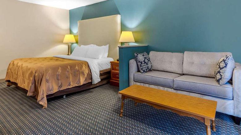 <b>Quality Inn & Suites Suite</b>. Images powered by <a href="https://iceportal.shijigroup.com/" title="IcePortal" target="_blank">IcePortal</a>.