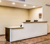 Comfort Suites Lobby