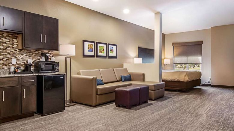 <b>Comfort Suites Wooster Near University Campus Suite</b>. Images powered by <a href="https://iceportal.shijigroup.com/" title="IcePortal" target="_blank">IcePortal</a>.
