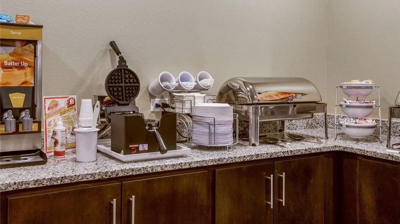 <b>Comfort Suites Restaurant</b>. Images powered by <a href="https://iceportal.shijigroup.com/" title="IcePortal" target="_blank">IcePortal</a>.