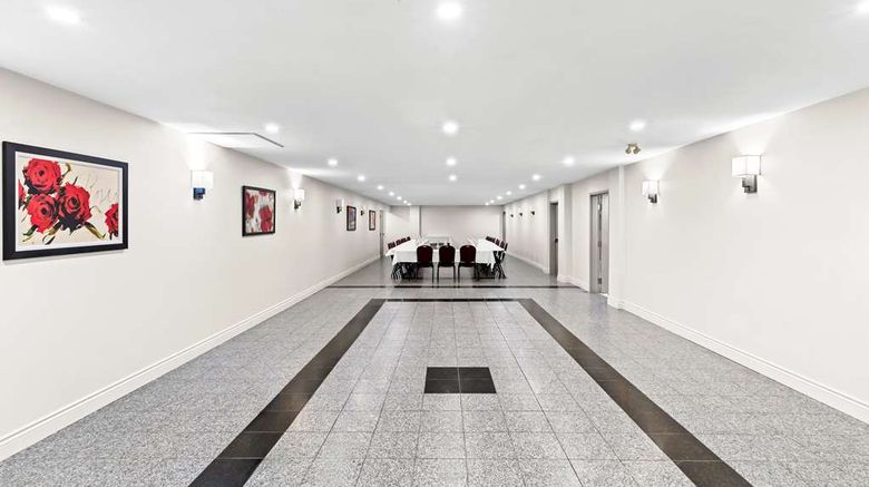 <b>Best Western Plus Montreal East Meeting</b>. Images powered by <a href="https://iceportal.shijigroup.com/" title="IcePortal" target="_blank">IcePortal</a>.
