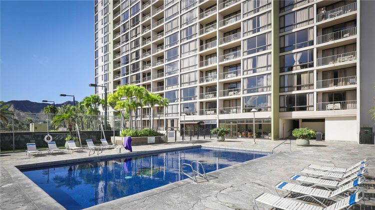 Aston Waikiki Sunset Pool