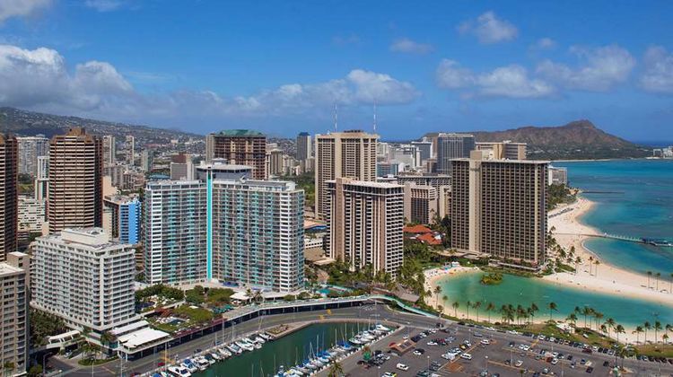 Ilikai Hotel & Luxury Suites Exterior