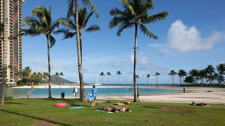 Ilikai Hotel & Luxury Suites Beach